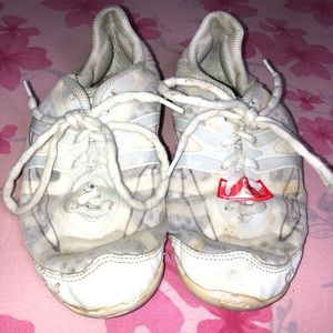 USED Nfinity Vengeance Cheer Shoes!